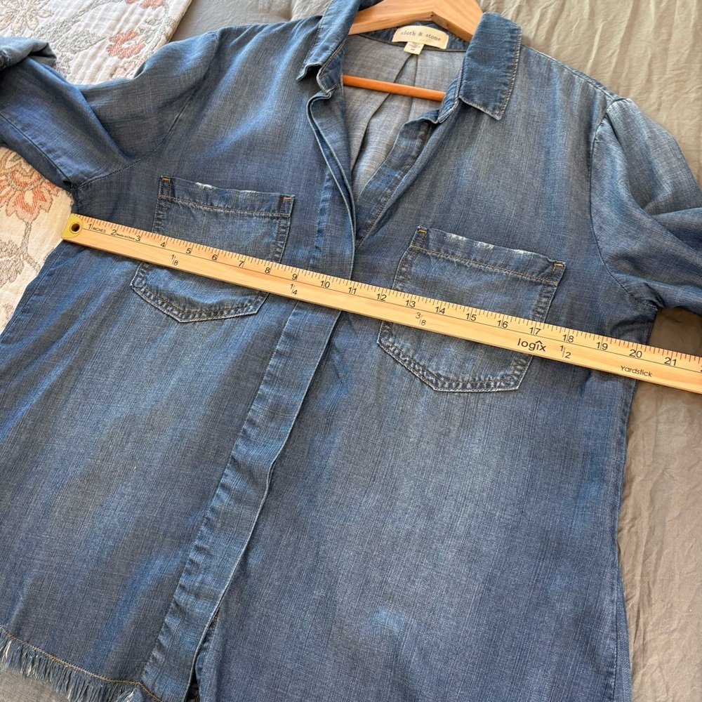 Anthropologie Cloth & Stone Chambray Tencel Button Up Shirt. Size Medium. - Picture 15 of 15